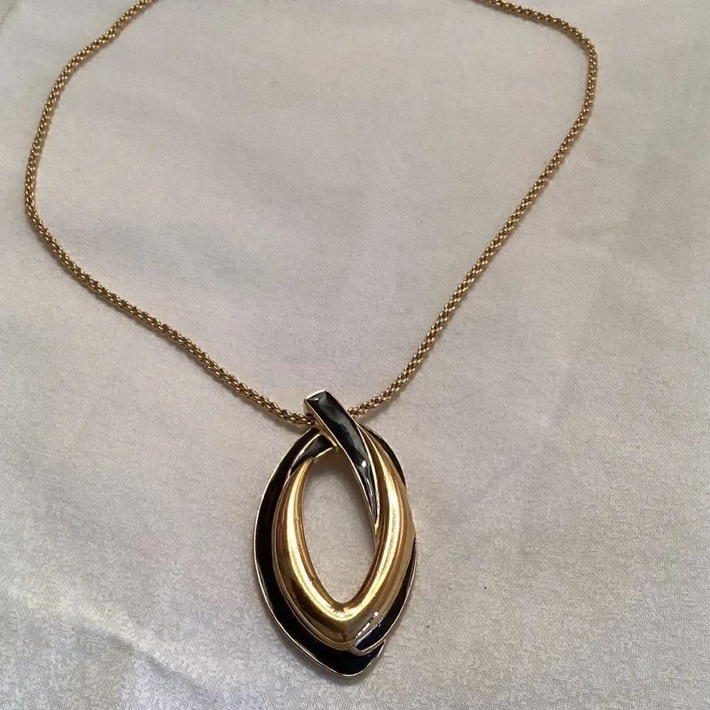 Monet Goldtone Chain with Eliptical Pendant